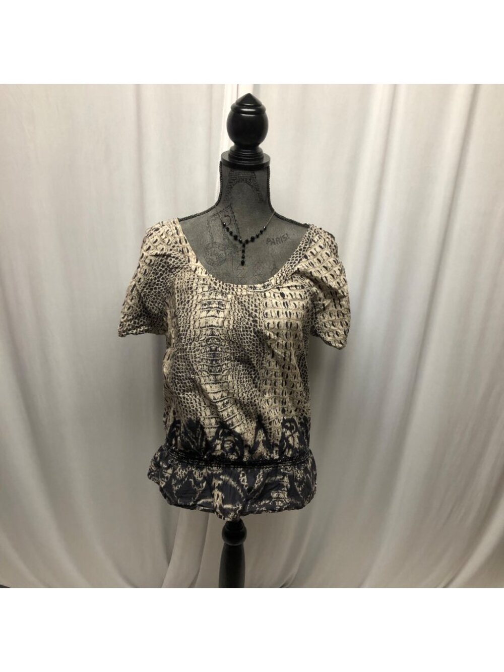 Nine West Top Womens Size Medium Beige Black Elastic Hemline Lightweight Cotton
